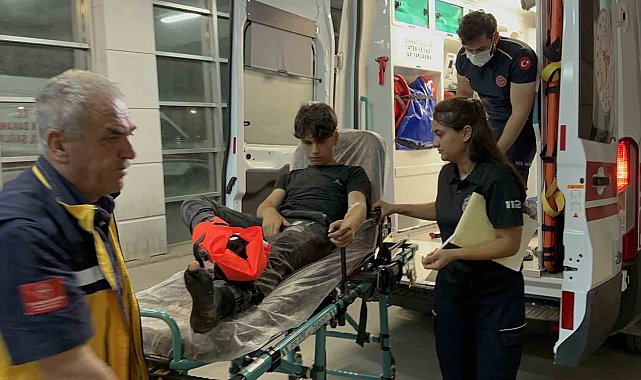 Motosikletten düşen genç yaralandı