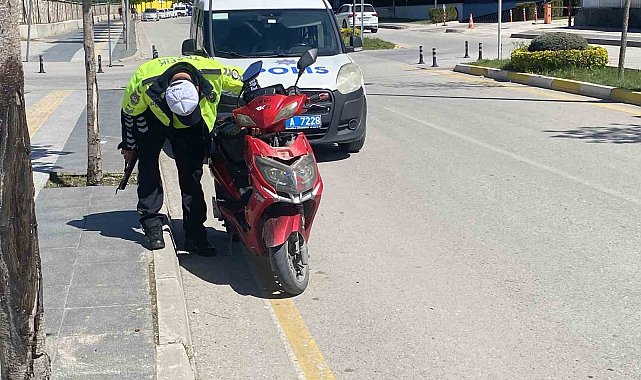 Motosikletten düşen sürücü yaralandı