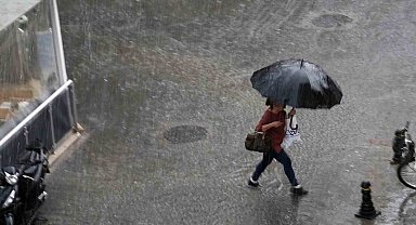 Muğla'da beklenen yağış erken geldi, vatandaşlar hazırlıksız yakalandı