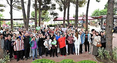 Muratpaşa'da Engelsiz Kafe 10'uncu yılını kutladı