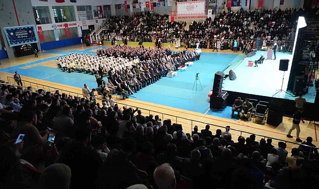 Muş'ta hafızlık sevinci: 300 öğrenciye icazet verildi