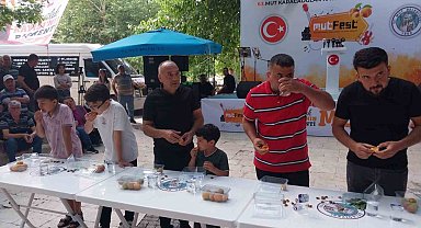 Mut Karacaoğlan ve Kayısı Festivali coşkulu başladı