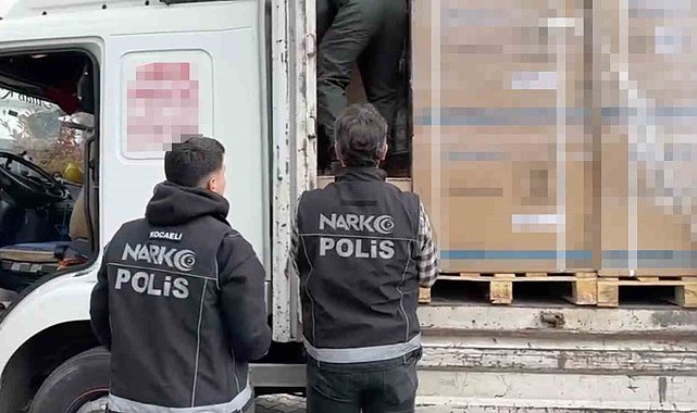Narkotik köpeği tepki verdi, klimaların arasından binlerce uyuşturucu çıktı