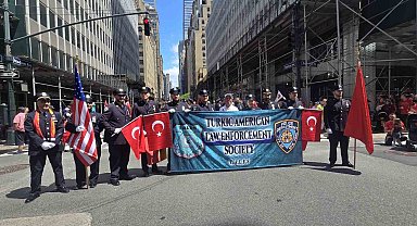 New York'ta 42. Geleneksel Türk Günü Yürüyüşü coşkusu
