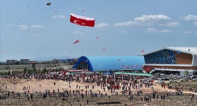 Niğde'de 19 Mayıs coşkusu Uçurtma Şenliği ile zirveye ulaştı