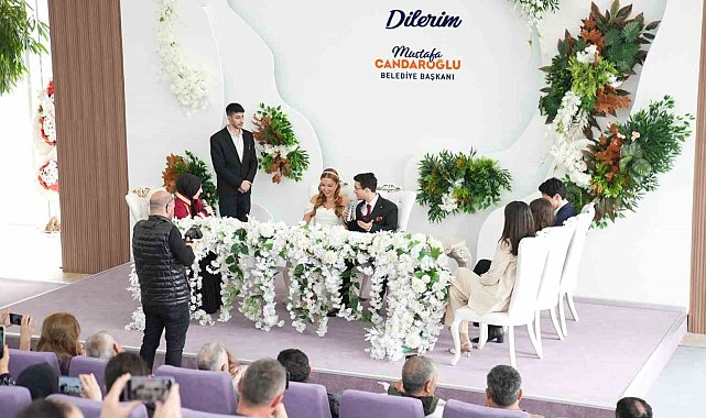 Nikah salonunda ilk önce kız istendi, ardından nikah kıyıldı