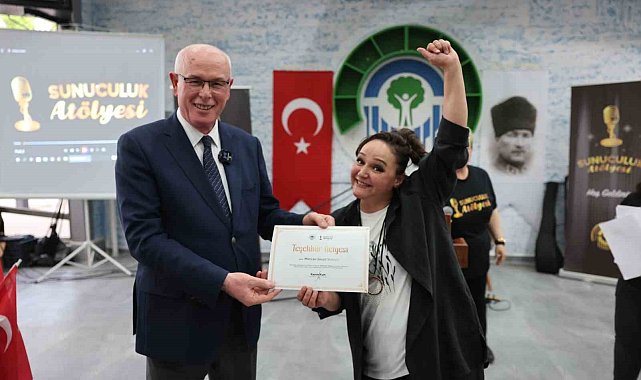 Odunpazarı Belediyesi Sunuculuk Atölyesi'nden mezuniyet coşkusu