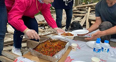 Öğrenciler 1 Mayıs'ta işçilerle bir araya geldi