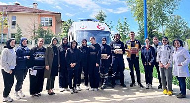 Öğrenciler yaptıklarıyla gönüllere girdi