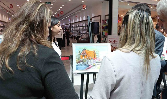 Öğrencilerin yıl sonu resim sergisi büyük beğeni topladı