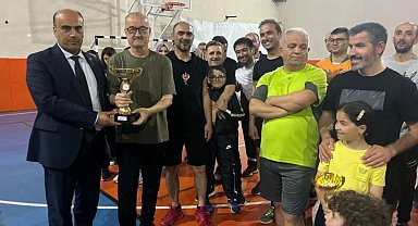 Öğretmenler arası voleybol turnuvası Tavşanlı'da sona erdi