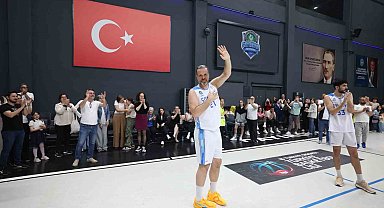 Oğuz Savaş, kariyerini Çayırova Belediyesi formasıyla noktaladı