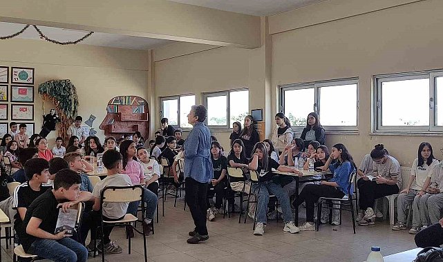 Okudukları kitabın yazarıyla buluştular