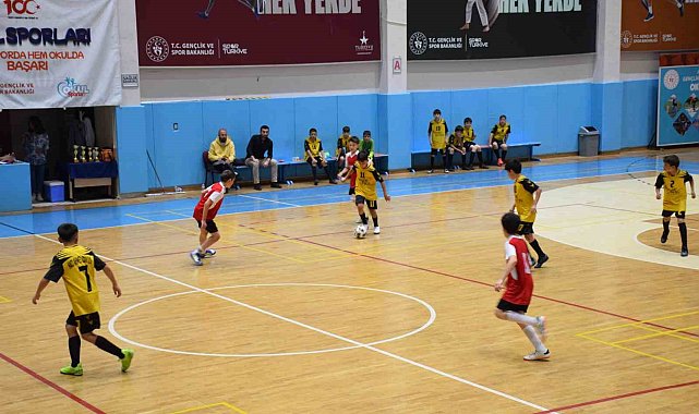 Okul Sporları futsal müsabakaları tamamlandı