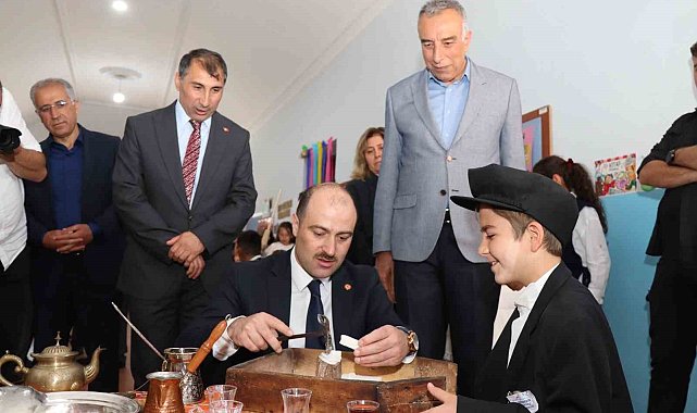 Oltu Karabekir İlkokulu'nda bilim şenliği coşkusu