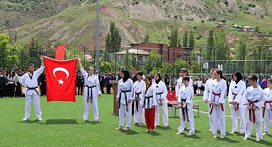 Oltu'da 19 Mayıs heyecanla kutlandı
