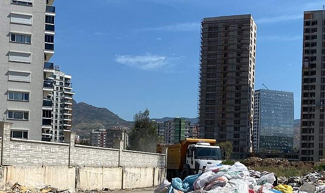 Örnekköy'de, adına yakışmayan çöp yığınları çözüm bekliyor