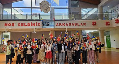 Ortaokul öğrencileri 8 günde 6 ülke gezdi: Kardeş okullarına ağaç diktiler