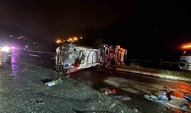 Osmaniye'de mazot yüklü tanker devrildi