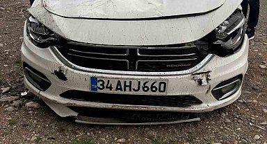 Otomobil 3 metre yükseklikteki köprüden uçtu: 3 yaralı