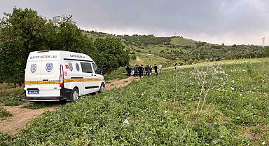 Otomobil içerisinde pompalı tüfekle öldürüldü