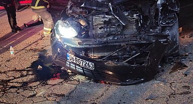 Otomobil ile kamyonet çarpıştı: 5 yaralı