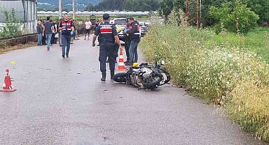 Otomobil ile motosikletin çarpıştığı kazada 1 kişi hayatını kaybetti