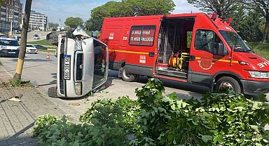 Otomobil rampa yukarı çıkarken yan yattı: 1 yaralı