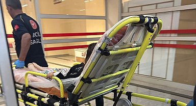 Otomobilden düşen çocuk yaralandı