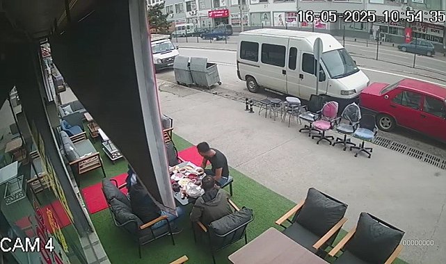 Otomobile çarpmamak için manevra yapan motosiklet sürücüsü yaralandı