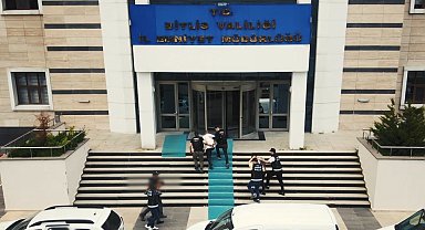 Otomobilin yedek lastiği içinde 4 kilo skunk uyuşturucu madde ele geçirildi