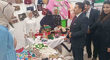 Özalp'te yılsonu sergisi