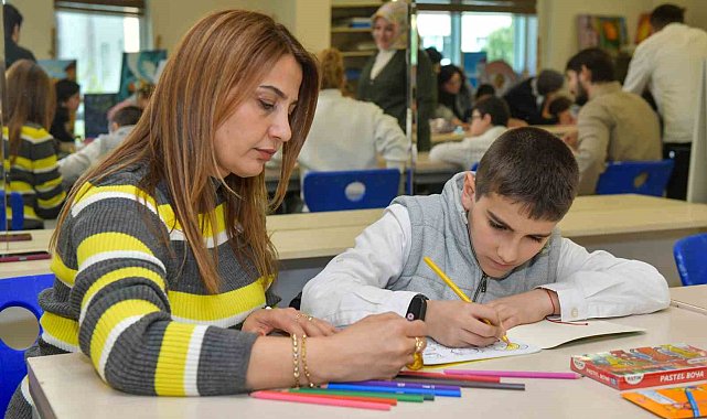 Özel Çocukların hayali tuvalleri renklendirdi