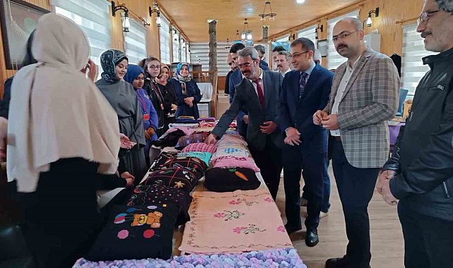 Özel öğrencilerin el emekleri beğeniye sunuldu