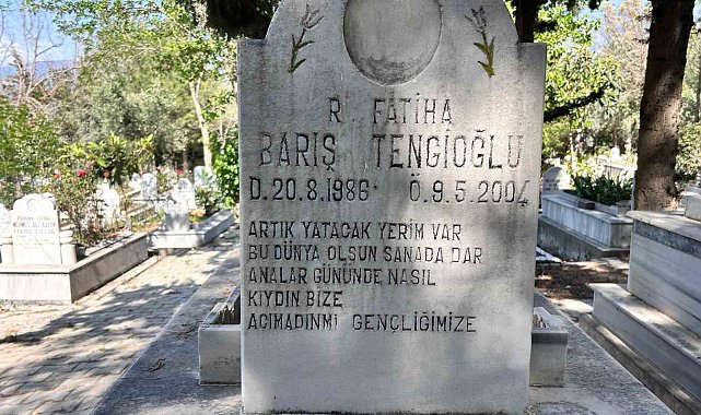Özgür Özel'e saldıran şüphelinin katlettiği oğlunun mezarındaki "Analar gününde nasıl kıydın bize" ifadeleri dikkat çekti