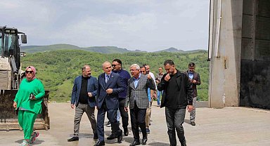 Özlü hayvan konukevi ve katı atık tesisini inceledi