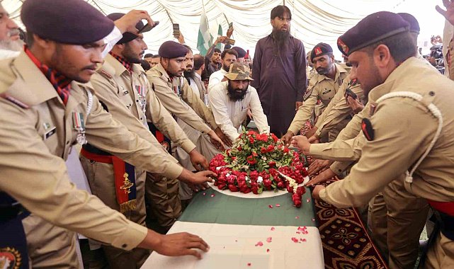 Pakistan Ulusal Güvenlik Konseyi toplandı: "Hindistan'ın saldırısı açıkça savaş eylemi"