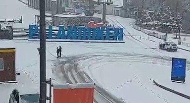 Palandöken Kayak Merkezi beyaza büründü