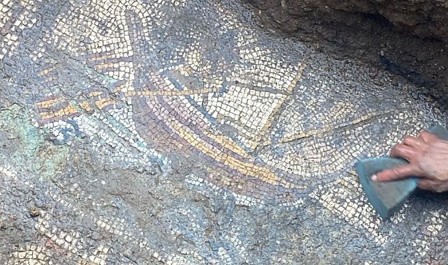 Papa'nın geleceğini açıkladığı İznik'te Hz. İsa döneminden kaldığı iddia edilen mozaik bulundu