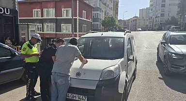 Park etmek istersen motosiklete çarptı: 1 kişi yaralandı