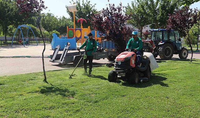 Parklar yaz mevsimine hazırlanıyor