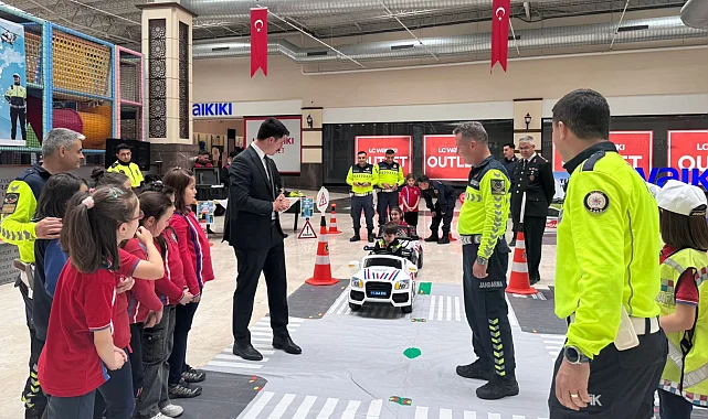 Pazaryeri Kaymakamı trafik bilincine dikkat çekti