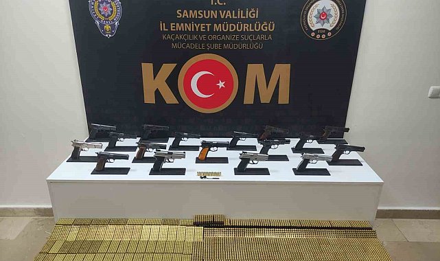 Polis araca zulalanmış 17 tabanca ele geçirdi