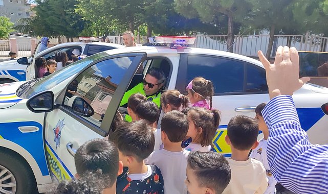 Polis ekipleri Trafik Haftası'nı çocuklarla kutladı