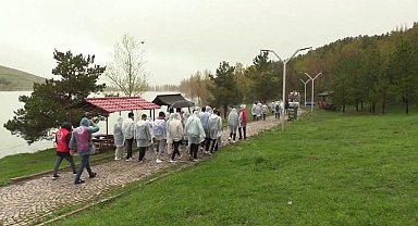 Polis gençlerle piknikte buluştu