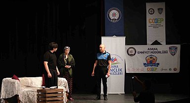 Polis ile öğrenciler aynı sahneyi paylaştı