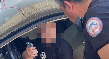 Polis uyandırmak için dakikalarca uğraştı