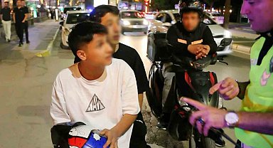 Polise dil döküp gazeteciye el salladı ama cezadan kurtulamadı