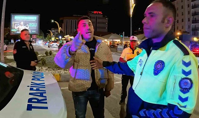 Polisin işine "anlamsız", gazeteciye "kaburgasız" deyip tehdit etti