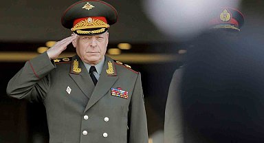 Putin, Kara Kuvvetleri Komutanı Salyukov'u görevden aldı